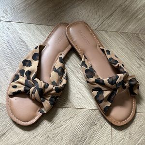 🐆 OLD NAVY SANDALS 🐆